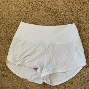 Lululemon Hotty Hot High Rise Short 2.5” Size 2